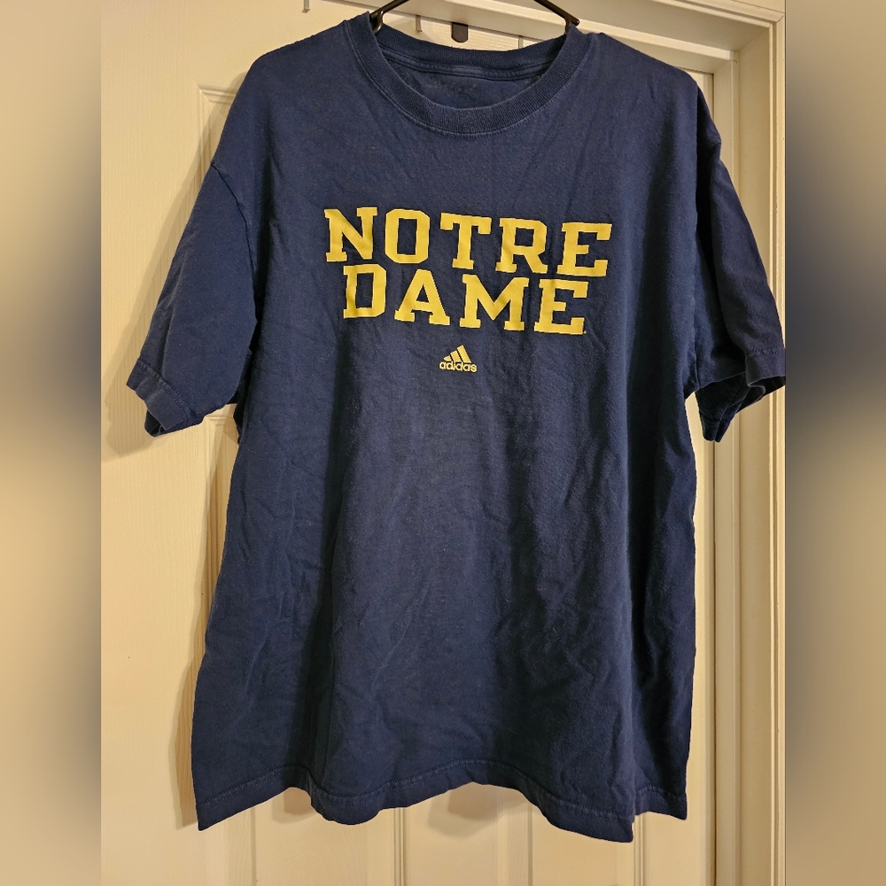 Notre Dame Fighting Irish T-shirt. Size:XL.